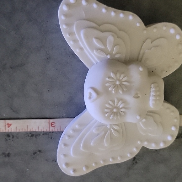 White Butterfly Decorative Pieces For DIY - Picture 5 of 5